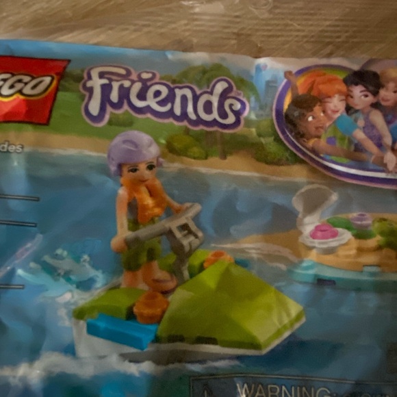 Lego Friends Jet Skiing Building Toy 30410 - Picture 3 of 5